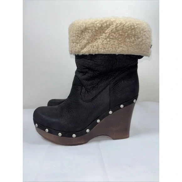 UGG Women 7 Carnegie Shearling Winter Ankle Boot Wedge 1001317 Nubuck Black Stud - Picture 4 of 15